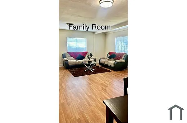 9500 Lawlor St photo 1