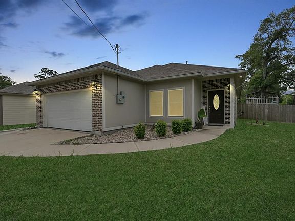 4th image of 3102 Ash Dr