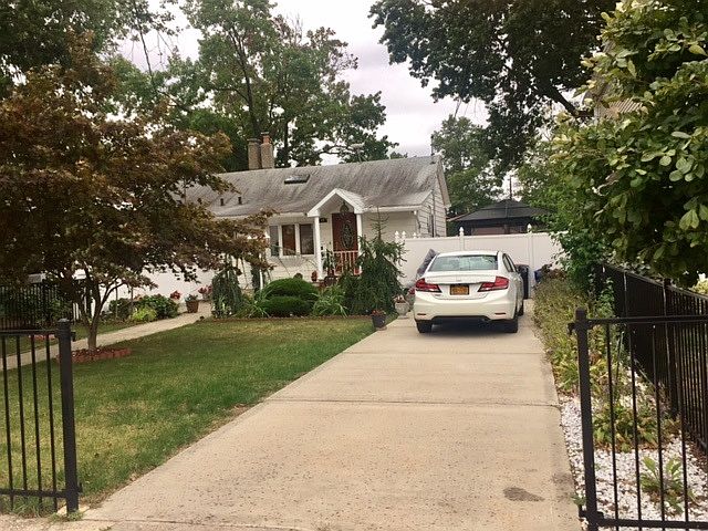 1st image of 40 William Ave