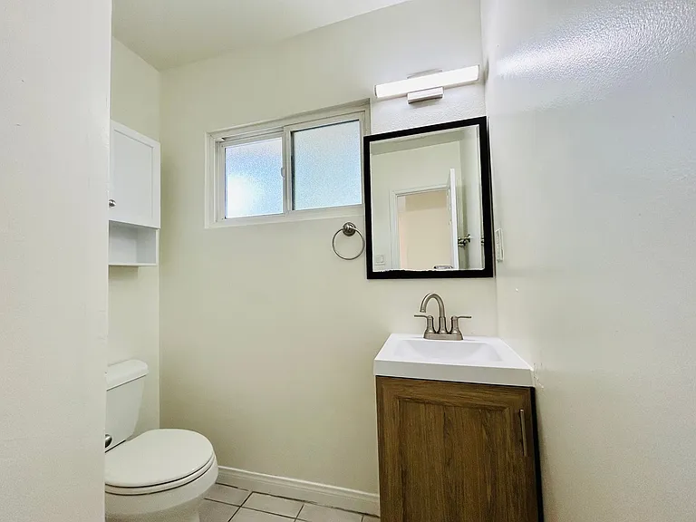 10860 Venice Blvd — Photo 12