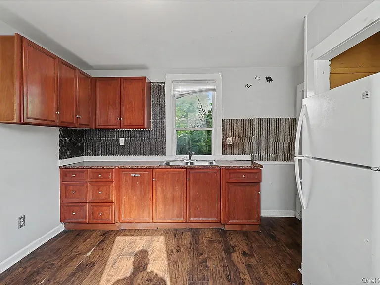 39 Spruce St — Photo 34