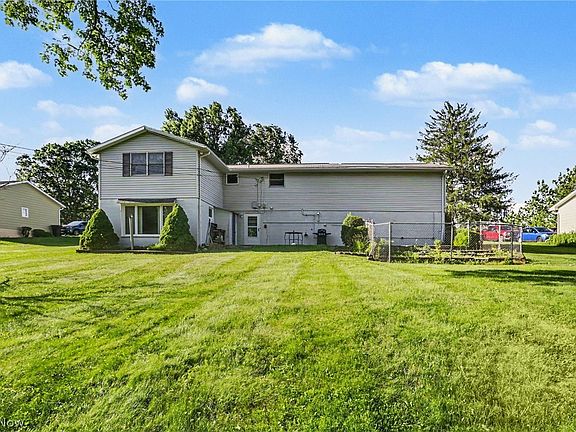 3rd image of 316 Walker Dr