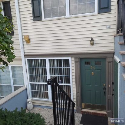 96 Vaughan Dr, Newark, NJ 07103