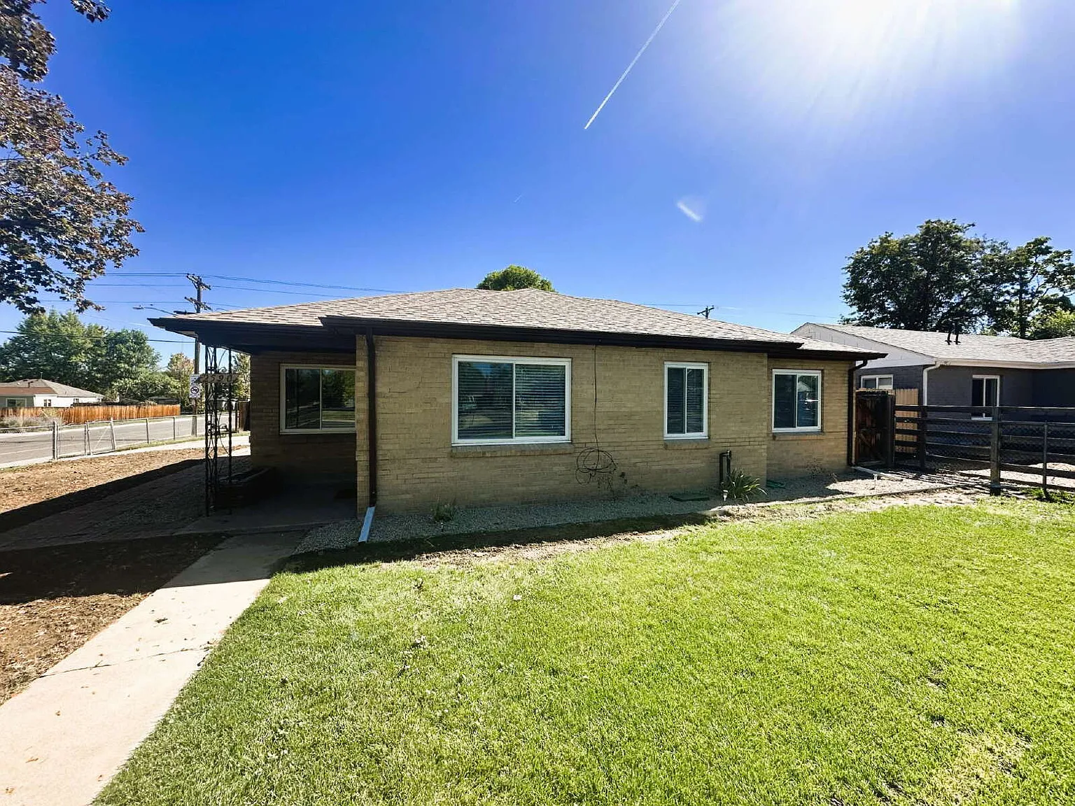 3 bed, 1.0 bath, 1032 sqft, $2,250 — Photo 1