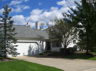 640 Grand Ct, Aurora, OH 44202