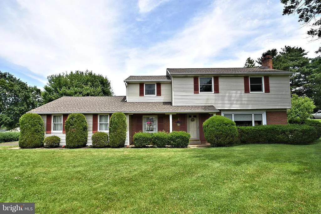 132 E Rambler Dr photo 1