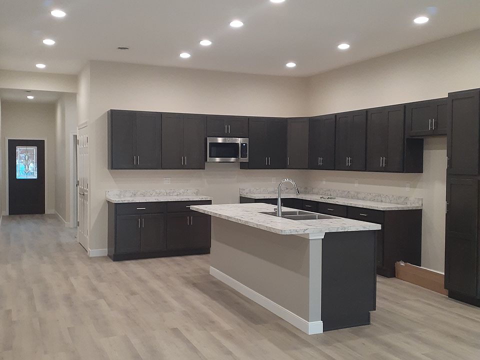 1st image of 560 Goodale Rd #560