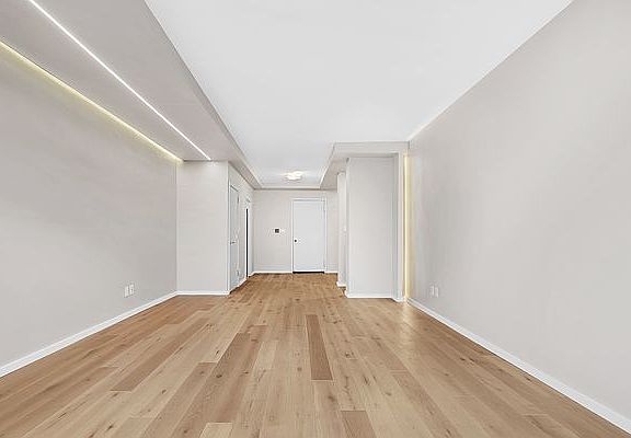 3rd image of 900 Park Ave APT 28C