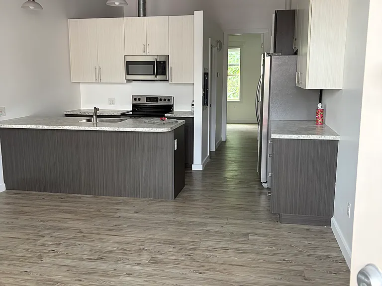 48 Stutson St — Photo 2