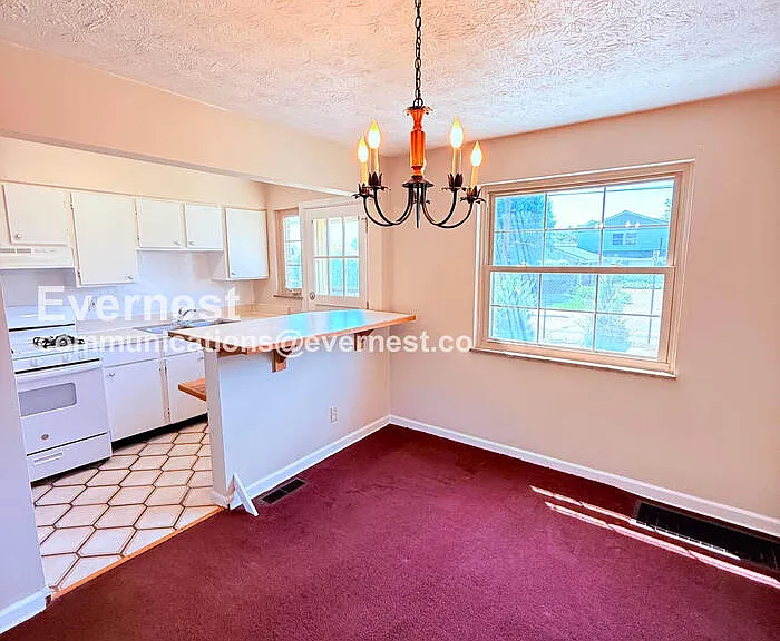 1789 Kings Ct #D — Photo 6