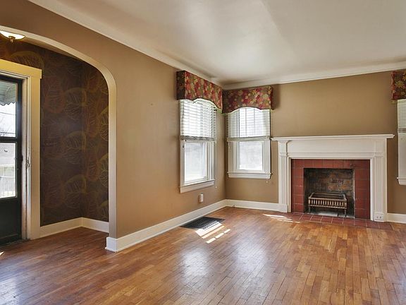 4th image of 108 Beechwood Ave