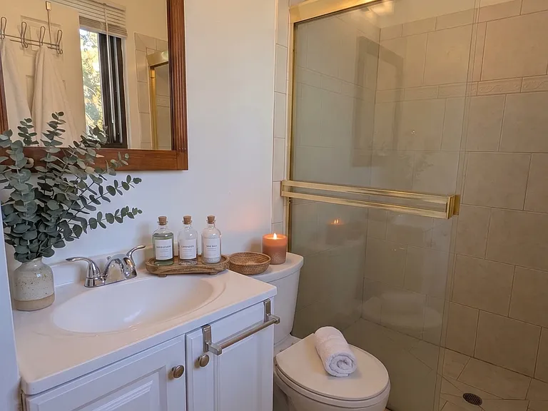 612 Chadbourne Ave #B — Photo 9