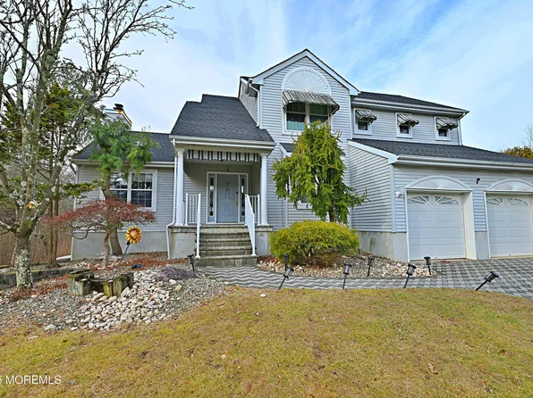 7 Alexander Court, Morganville, NJ 07751