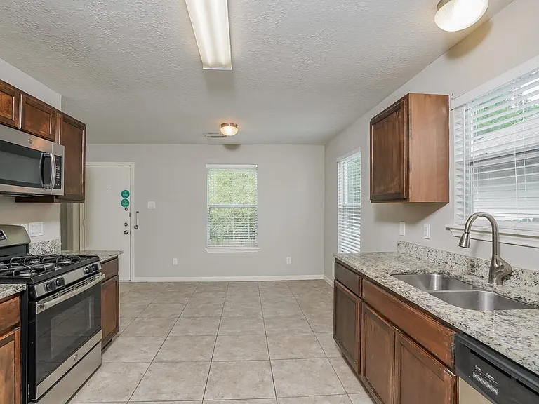 2823 Cypress Island Dr — Photo 8