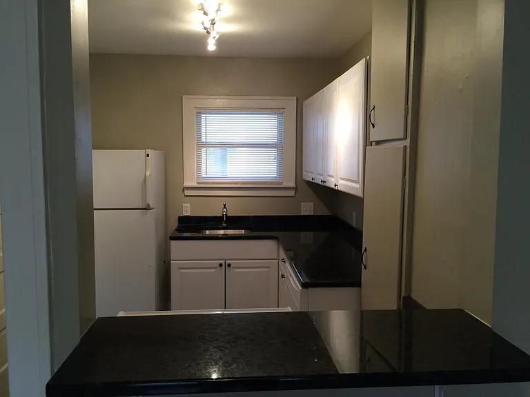 806 Forest Ave — Photo 14