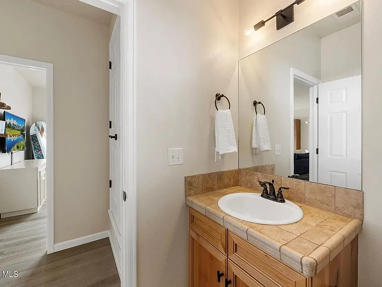 175 Spinner Ct #5 — Photo 11