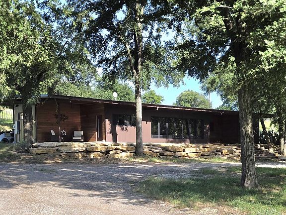 4th image of 1746 S Fm 372