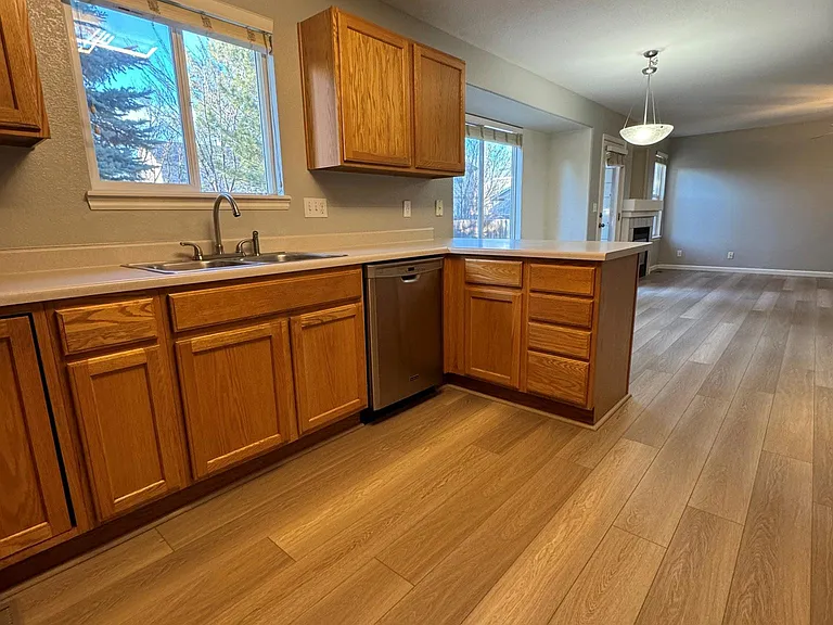 3255 E 105th Pl — Photo 9