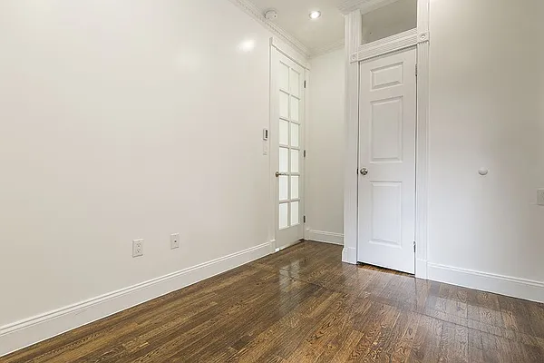 Rented by Dixon Advisory USA Inc. | media 11