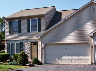 18 Pleasure Rd, Ephrata, PA 17522