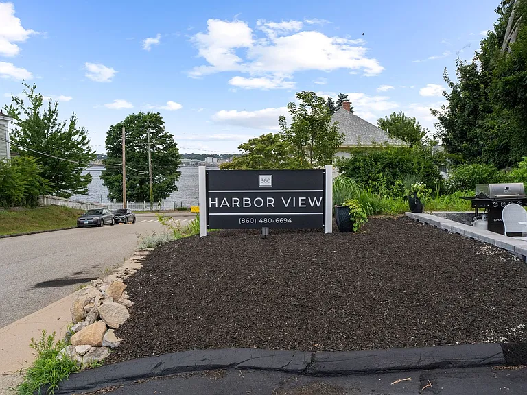360 Thames St — Photo 32