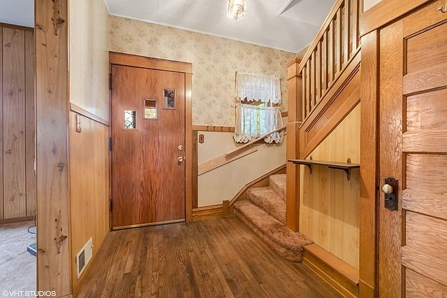 2nd image of 5251 N Damen Ave