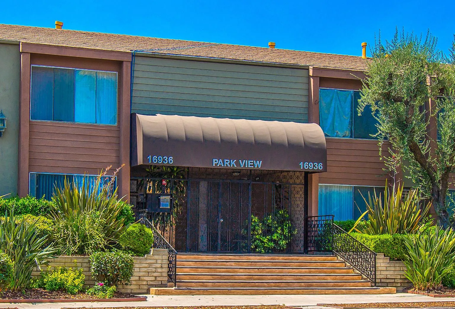 Parkview Apartments — Photo 1