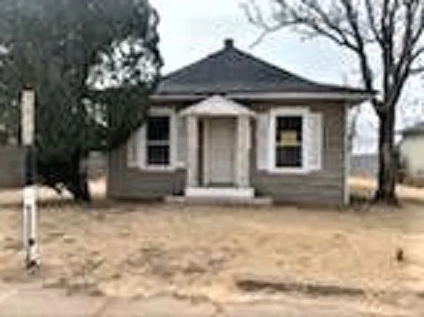 504 SW 1st St, Lockney, TX 79241