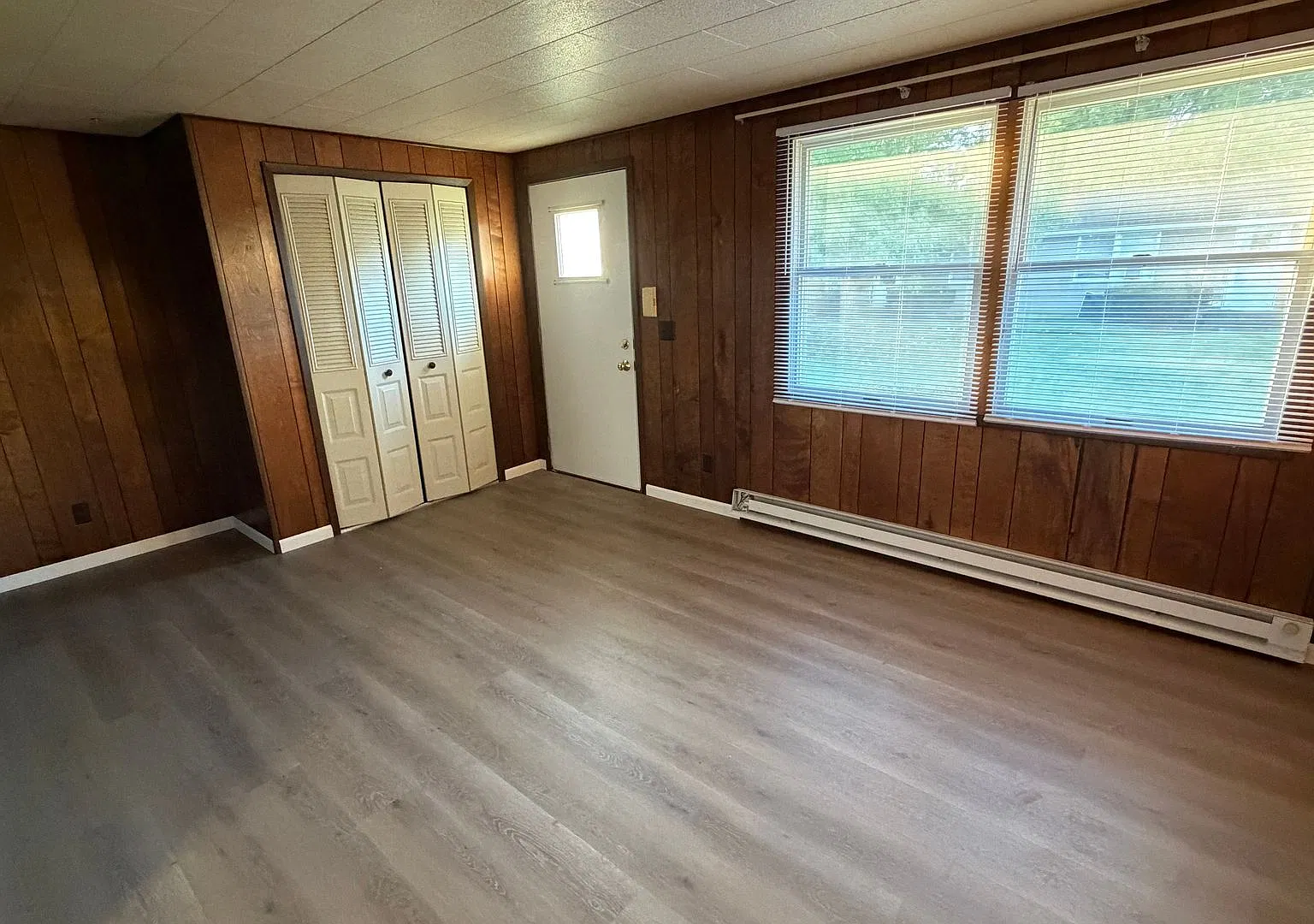 Nice 1-Bedroom Duplex Available in Wakarusa — Photo 4