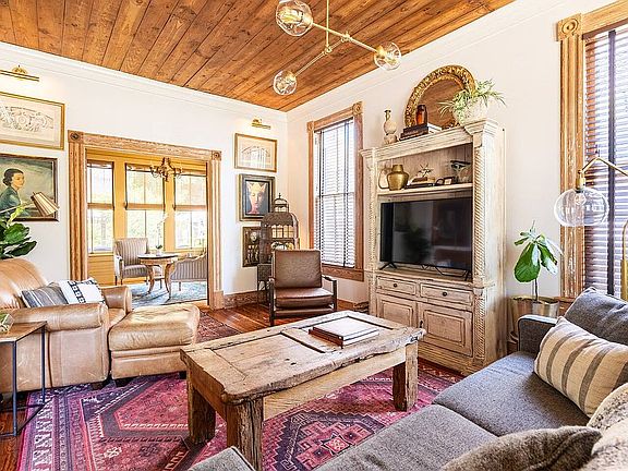 3rd image of 3024 Avenue O 1/2