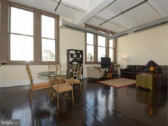 5th image of 1228-32 Arch St #5A