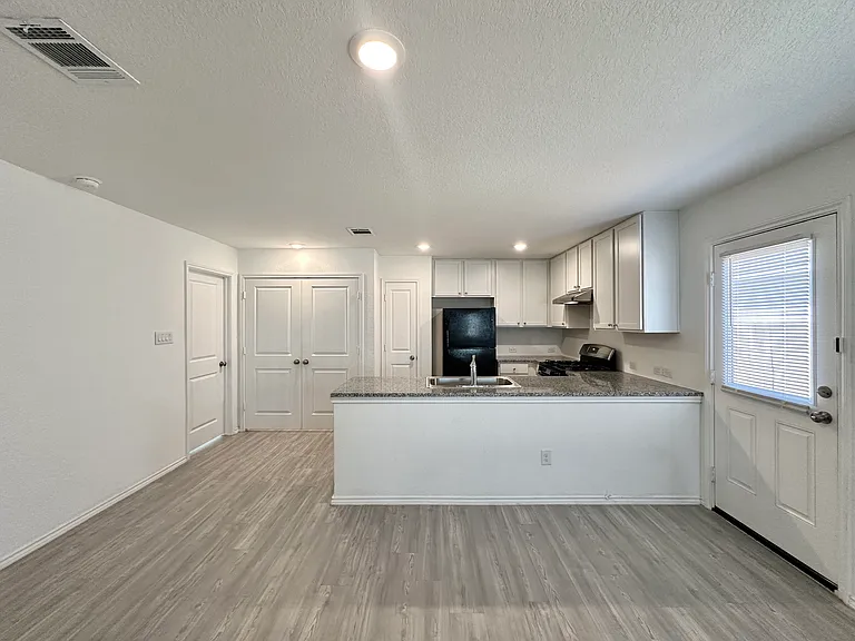 6426 Magee Run — Photo 5