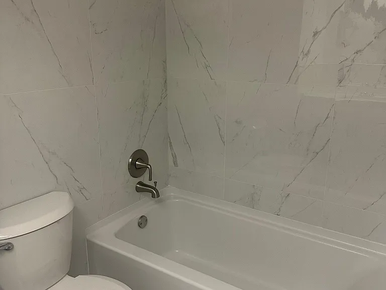 5550 Saren Dr — Photo 7