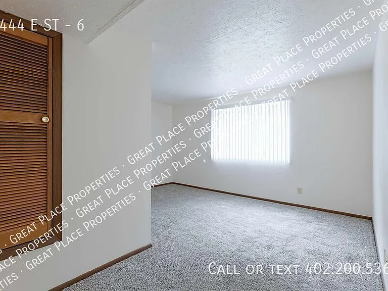 2444 E St #6 — Photo 13