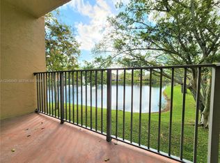 251 Palm Cir W APT 204, Hollywood, FL 33025