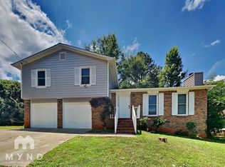 1304 Autumn Hill Ln, Stone Mountain, GA 30083