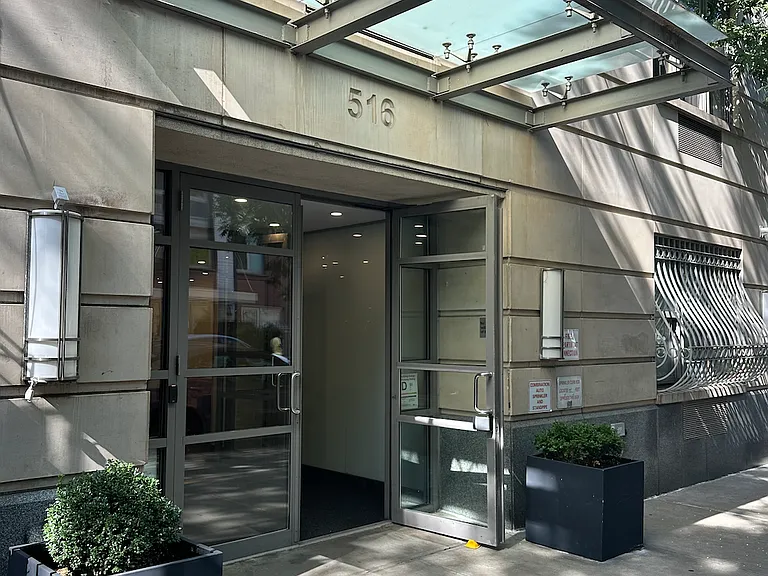 516 W 47th St #N7B — Photo 8