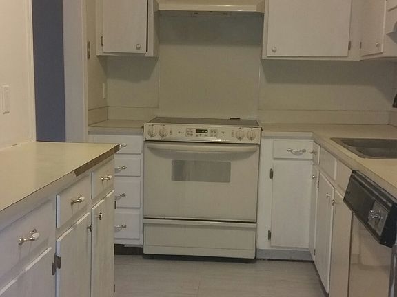 3rd image of 11413 Kingfisher Dr