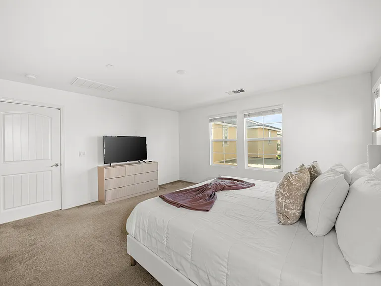5910 Sendero Ave — Photo 15