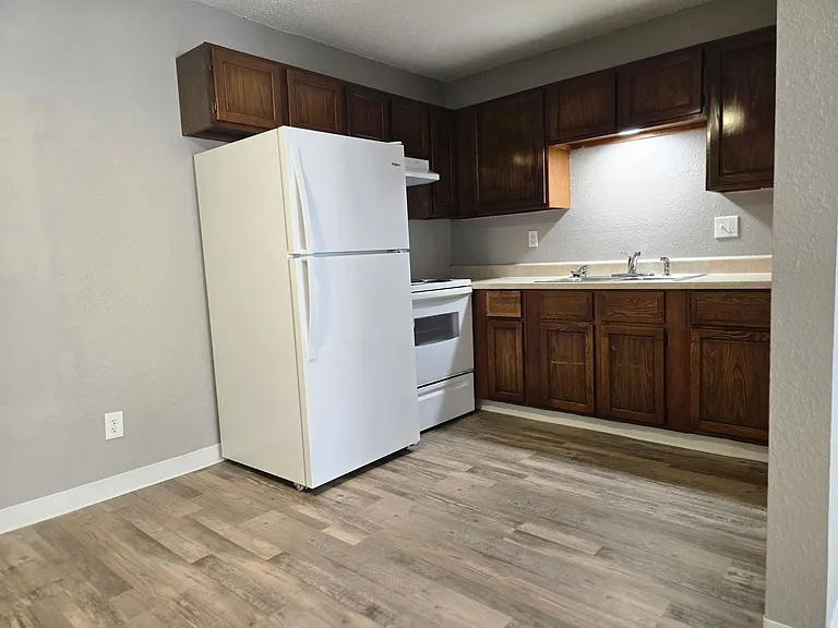 1515 College Way — Photo 6