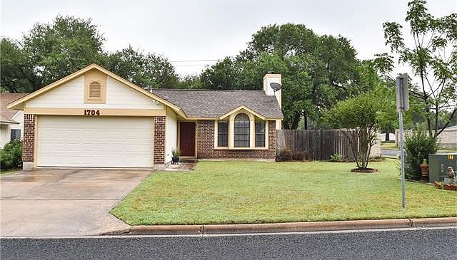 1st image of 1704 Hickory Dr