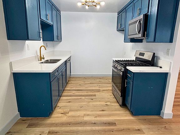 4th image of 630 S Fir Ave #6