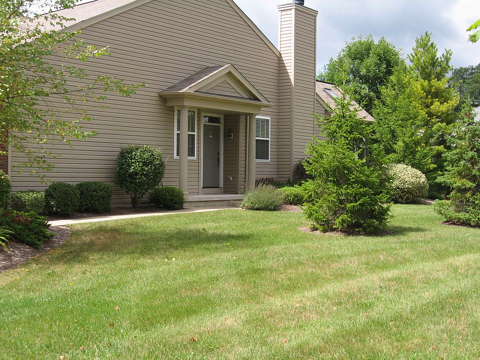 2nd image of 803 Mock Orange Cir