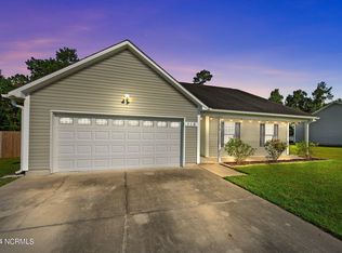 110 Farmgate Dr, Richlands, NC 28574