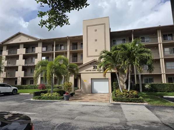 13705 SW 12th St APT 202B, Pembroke Pines, FL 33027