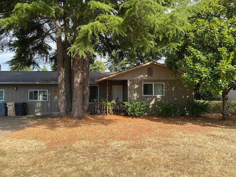 635 SW 55th St