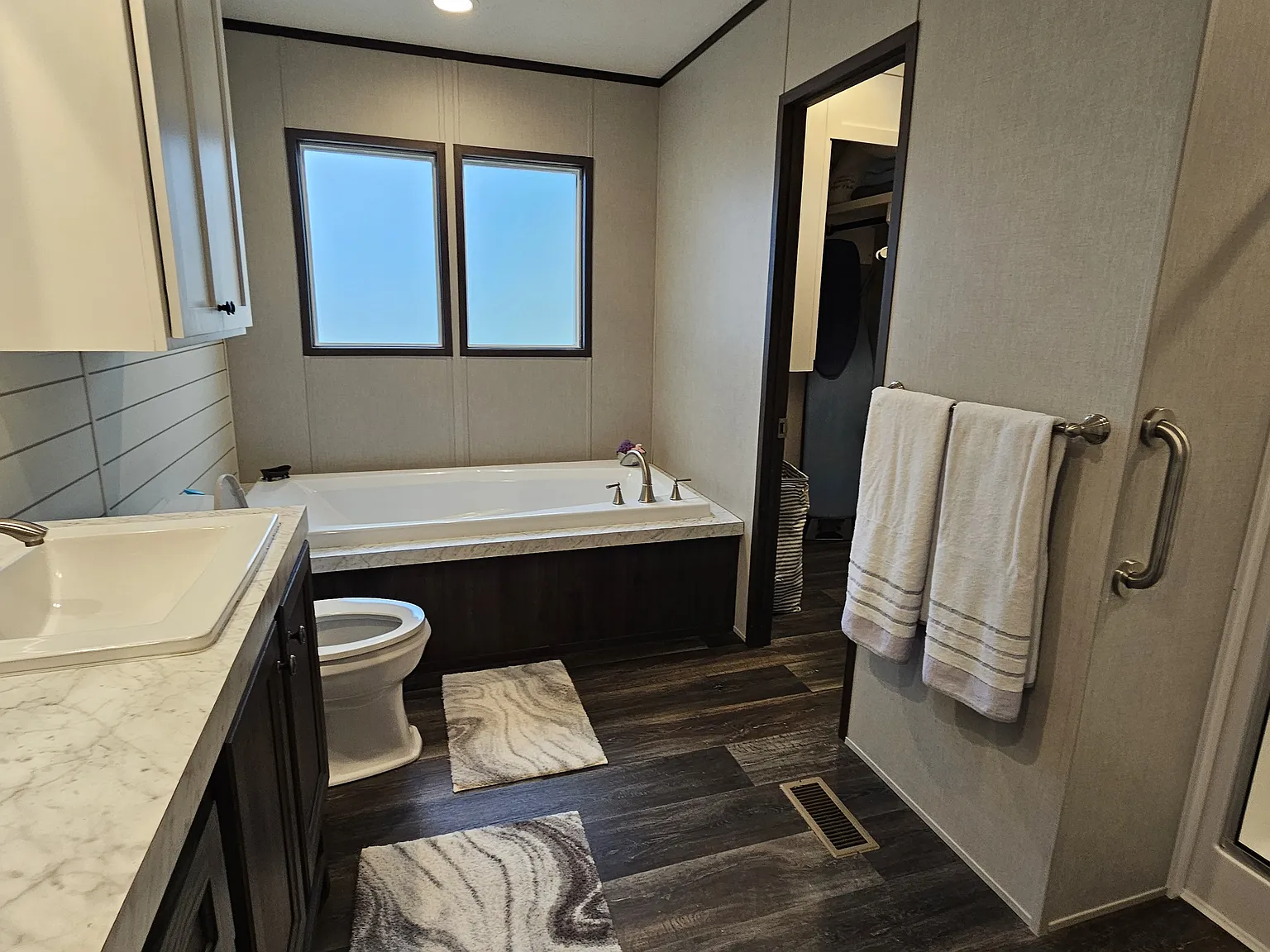 3 bed, 1433 sqft, $2,500 — Photo 4