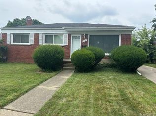 19104 Lister Ave, Eastpointe, MI 48021