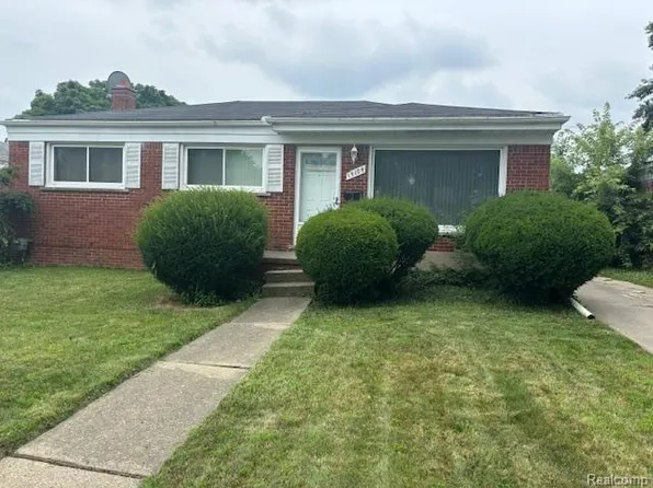 19104 Lister Ave, Eastpointe, MI 48021