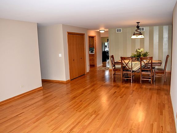 3rd image of 10 Saint Moritz Dr Unit 201